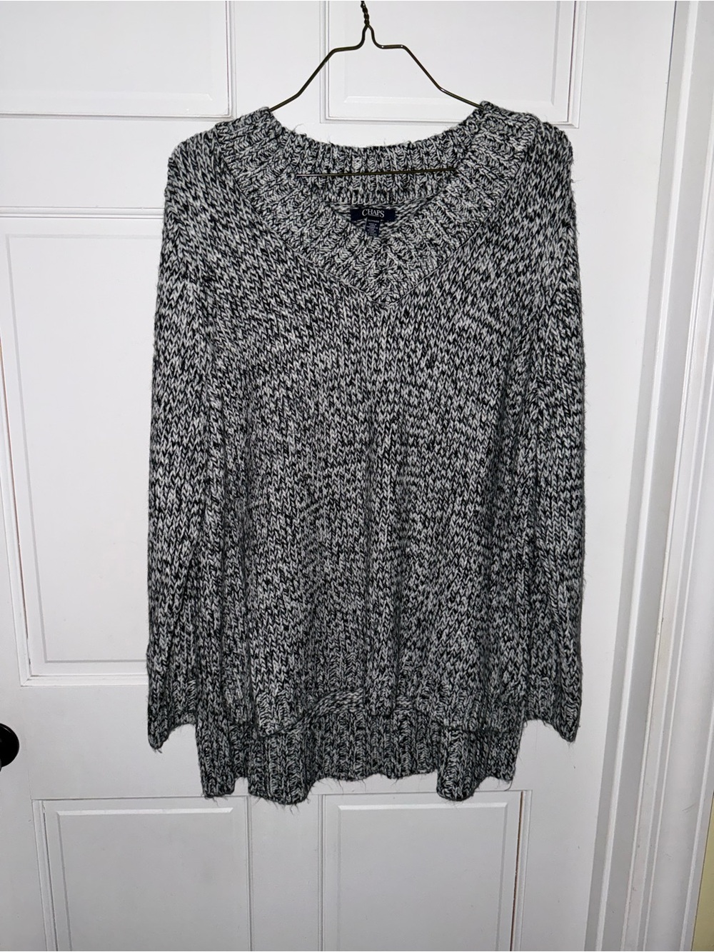 Chaps Black & White Marled V-Neck Pullover Sweater